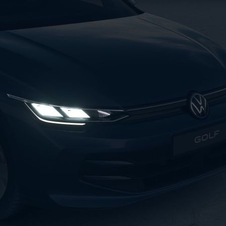 Volkswagen Golf Limited 1.5 eTSI DS7, 115 k/ 85 KW
