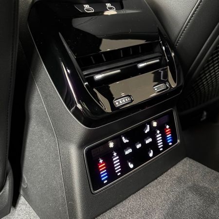Audi A6 Limuzína TDI quattro 220kW / 299 k, STR, 2026