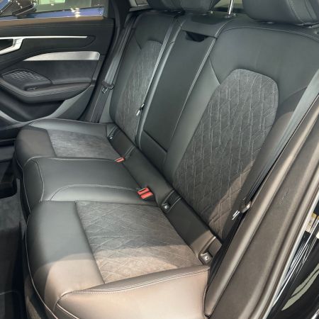 Audi A6 Limuzína TDI quattro 220kW / 299 k, STR, 2026