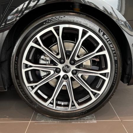 Audi A6 Limuzína TDI quattro 220kW / 299 k, STR, 2026