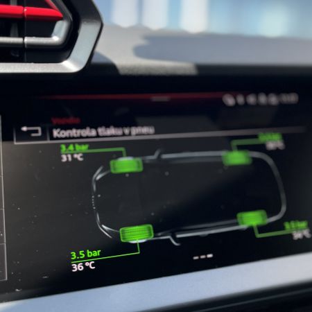 Audi RS3 limuzína 2.5 TFSI 294kw