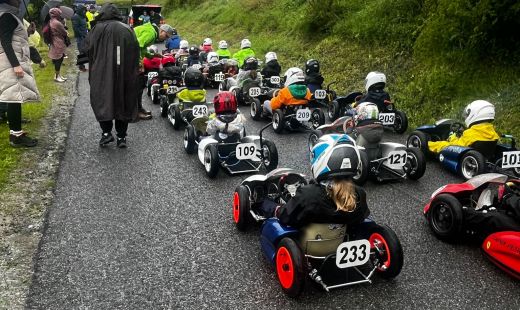 Minišoféri na motokárach pretekali dole údolím Lipovce