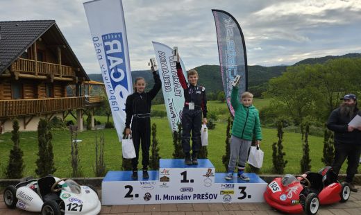 Minišoféri na motokárach pretekali dole údolím Lipovce