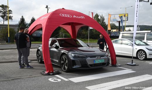 Zákazníci si vyskúšali jazdu na prémiových Audi e-tron vozidlách