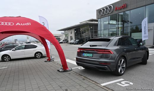 Zákazníci si vyskúšali jazdu na prémiových Audi e-tron vozidlách