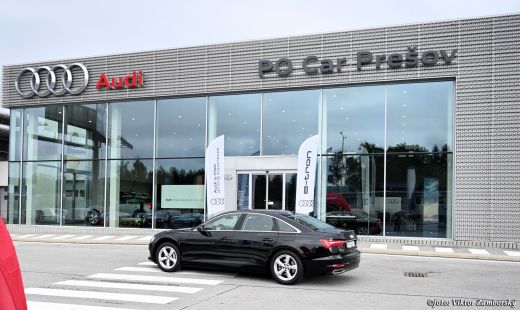 Zákazníci si vyskúšali jazdu na prémiových Audi e-tron vozidlách