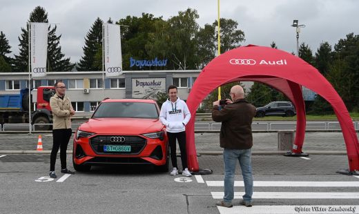 Zákazníci si vyskúšali jazdu na prémiových Audi e-tron vozidlách